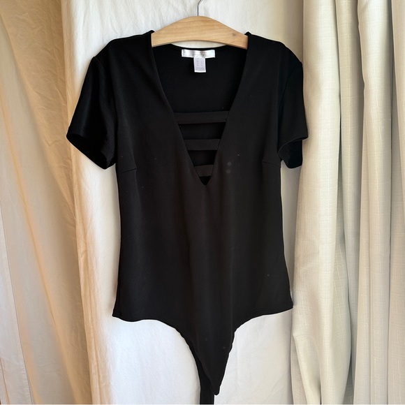 BUNDLE/PACK of 7 Women’s Large Bodysuits Variety of Brands ALL Black Except 1 - Picture 2 of 7